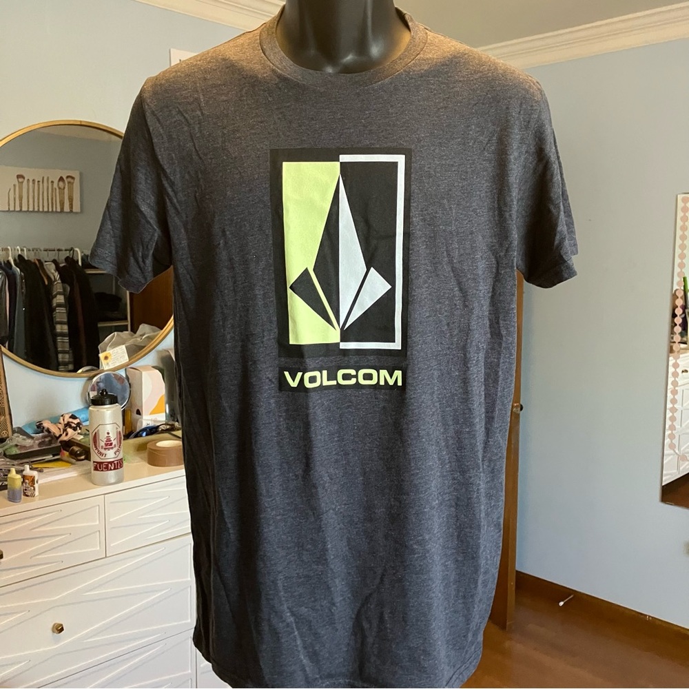 Men’s Volcom t-shirt